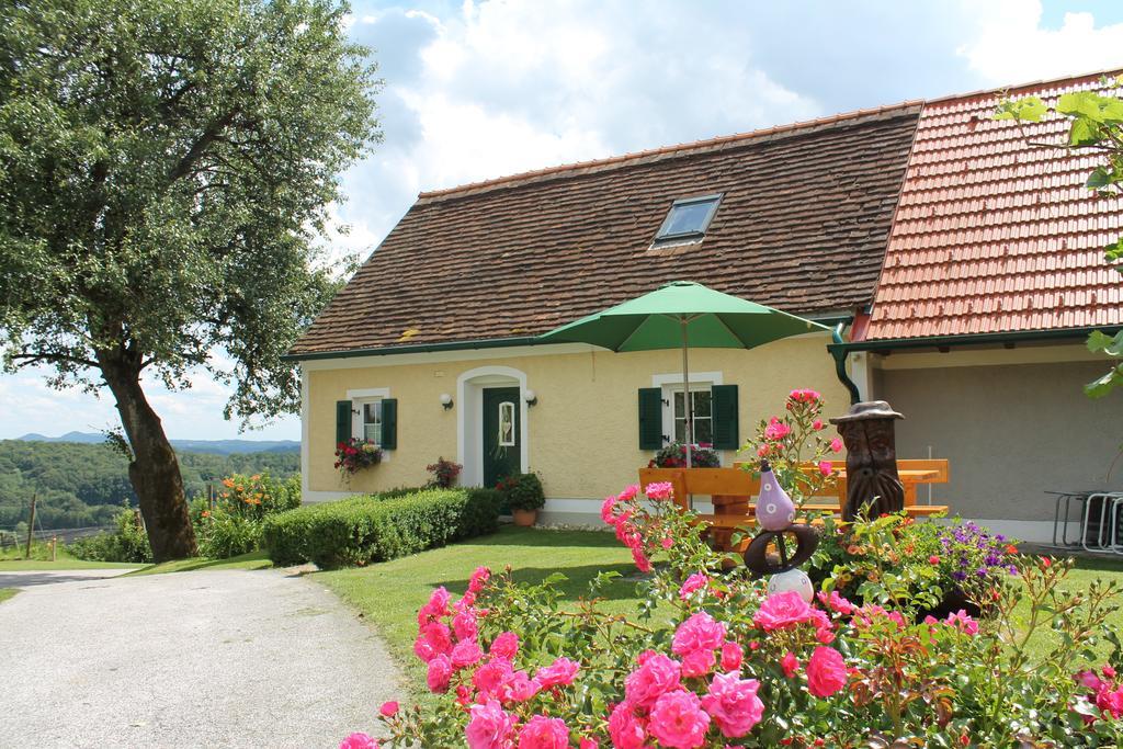 Villa Obst&Gästehof Brandl Hartmannsdorf Exterior foto