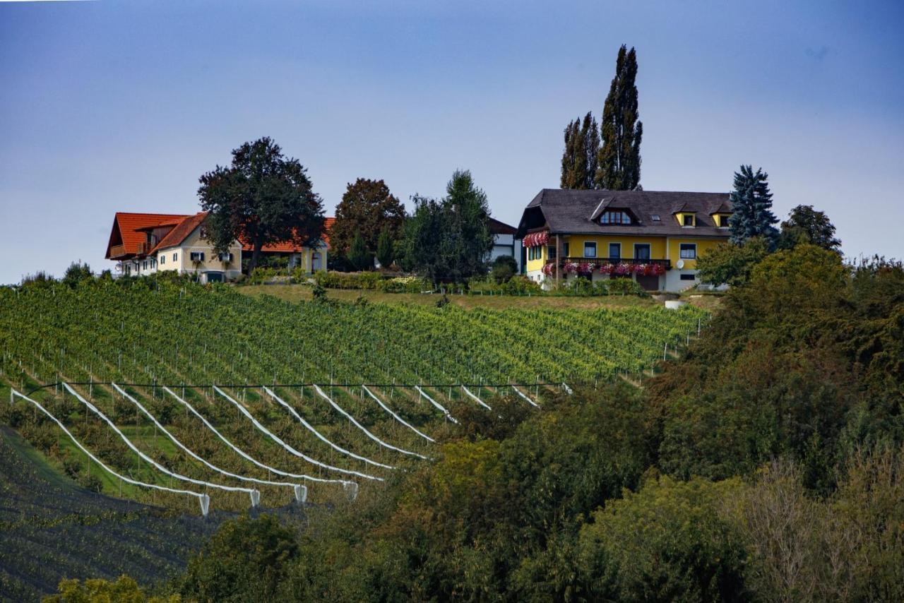 Obst&Gästehof Brandl Hartmannsdorf Exterior foto